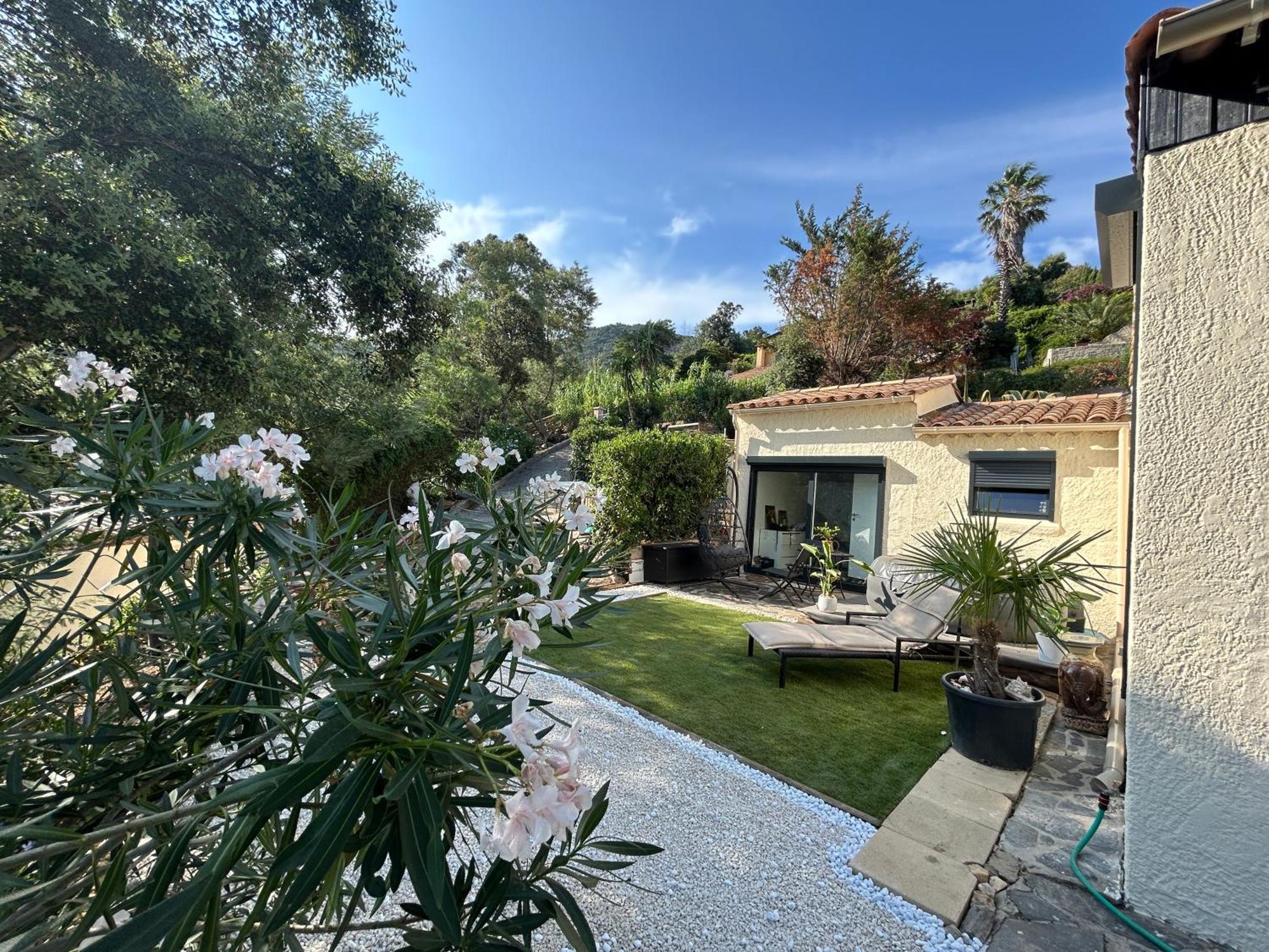 Belle Chambre Privee Avec Le Jardin Privatif Et Le Jacuzzi 滨海卡瓦莱尔 外观 照片