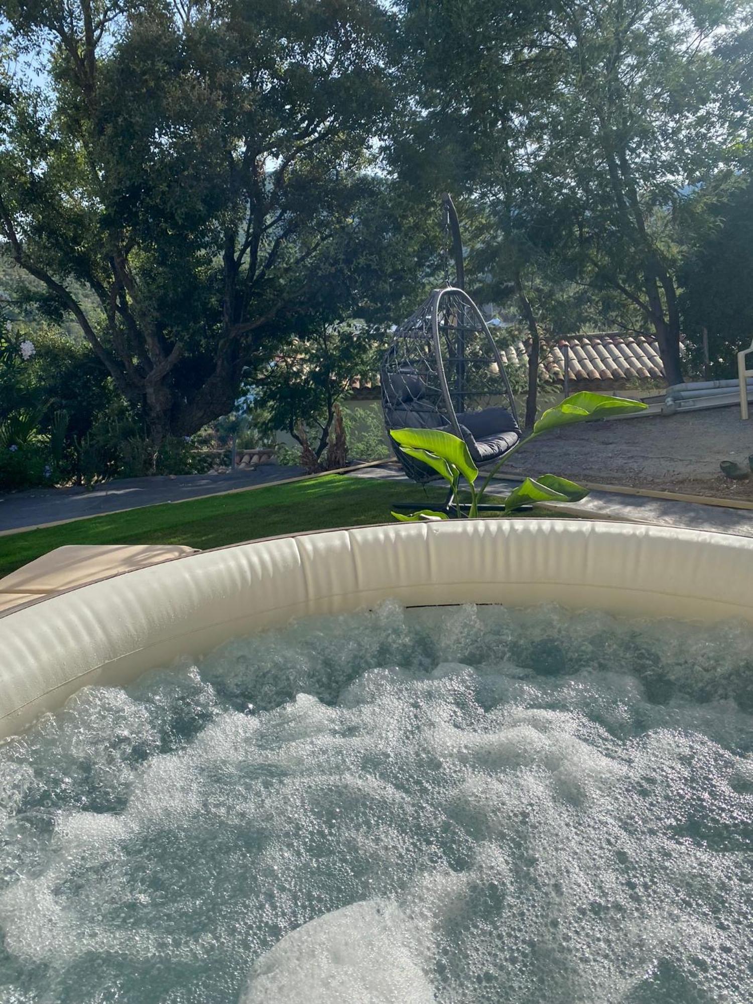 Belle Chambre Privee Avec Le Jardin Privatif Et Le Jacuzzi 滨海卡瓦莱尔 外观 照片