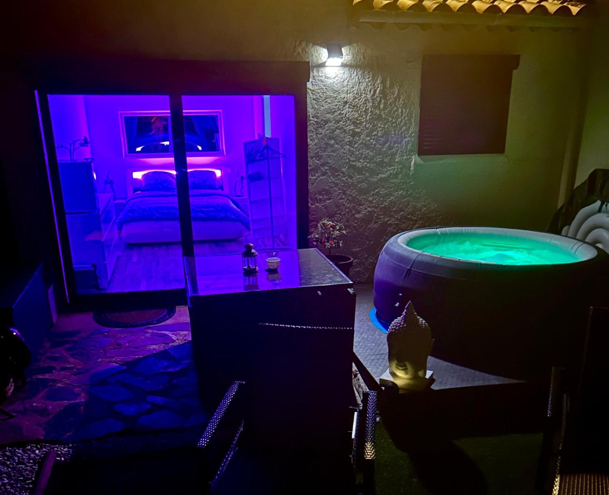 Belle Chambre Privee Avec Le Jardin Privatif Et Le Jacuzzi 滨海卡瓦莱尔 外观 照片